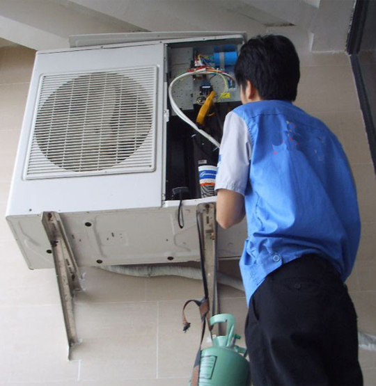 新巴尔虎右空调开机无反应维修